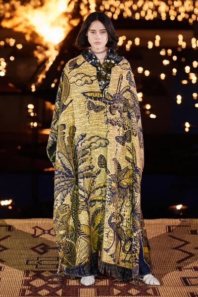 Look 17